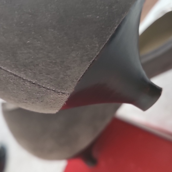 Ann Taylor Leather Shoes, Size 8.5. NWOT - Picture 7 of 8